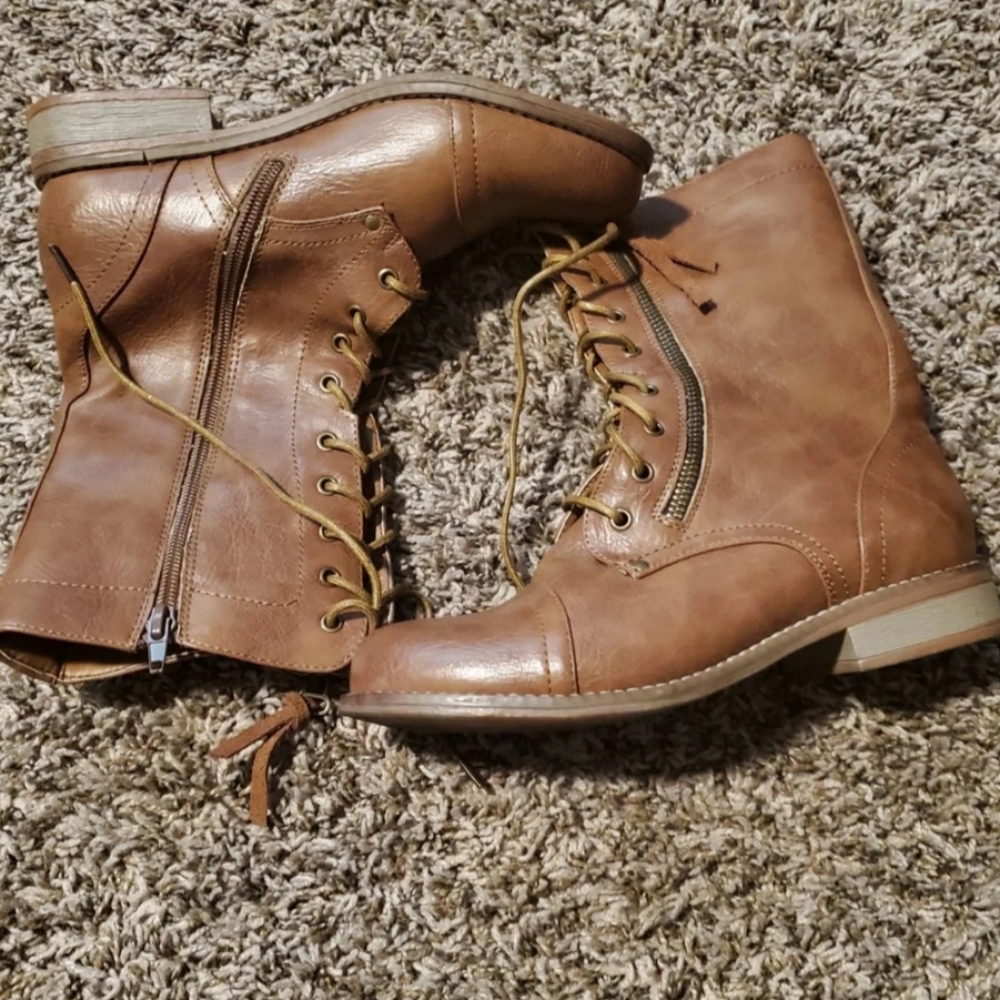 Cathy jeans combat boots